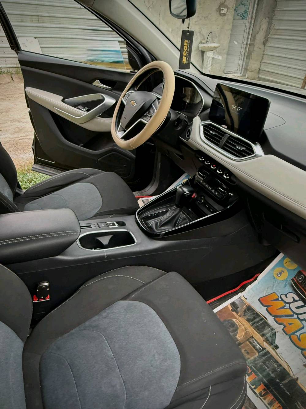 ماشية 36 الف

بغداد الدورة 
ما هي سنة تصنيع السيارة؟: 
2023
كم عدد الكيلومترات المقطوعة؟: 
36000 الف 
هل هناك أي إصلاحات أو مشاكل معروفة؟: 
شخط بل جاملغ والباب الامامي جهة الصدر صبغ فقط
في أي منطقة تقع السيارة لعرضها؟: 
بغداد الدورة
ما هو سعر السيارة المطلوب؟: 
175