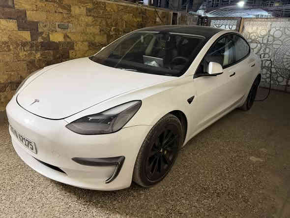 السعر 185$ و بيها مجال
تسلا mode l 2023 . 3 

TESLA MODEL3

DUAL MOTOR 

ماشيه 37.000 كم 

  

حادث موضح بالصور بيها صبغ الدعامية الامامية فقط و الايرباك  راجع سستم 
داخل  اسود .......

‏‏‏‏‏‏‏‏‏‏محركين كهرباء Dual Motor 

All-Wheel Drive

‏‏‏‏‏‏‏‏‏‏الاضافات:

Auto pilot 
 
‏
‏‏‏‏‏‏‏‏‏‏* عدة انظمة قيادة

‏‏‏‏‏‏‏‏‏‏* شاحن لاسلكي سريع عدد 2 Wireless Charger

‏‏‏‏‏‏‏‏‏‏* سقف بانوراما 

‏‏‏‏‏‏‏‏‏‏* شاشة لمس قياس 15 انش تدعم YouTube / Tiktok / Netflix والعديد من التطبيقات

‏‏‏‏‏‏‏‏‏‏* نظام الدخول من غير مفتاح Keyless entry

‏‏‏‏‏‏‏‏‏‏* تشغيل بدون مفتاح Keyless go

‏‏‏‏‏‏‏‏‏ 

‏‏‏‏‏‏‏‏‏‏* خرائط Navigation

‏‏‏‏‏‏‏‏‏‏* تحكم ذكي بكامل السيارة من خلال الشاشة

‏‏‏‏‏‏‏‏‏‏*  مقاعد كهرباء + تدفئه جميع المقاعد

‏‏‏‏‏‏‏‏‏‏* 9 كاميرات عالية الوضوح HD

‏‏‏‏‏‏‏‏‏‏* كاميرا داخلية Cabin Camera

‏‏‏‏‏‏‏‏‏‏* خاصية Dashcam لتسجيل لقطات فيديو 

‏‏‏‏‏‏‏‏‏‏* حساسات أمامية وخلفية لركن السيارة

اوتو بارك / سايمون ‏‏‏‏‏‏‏‏‏‏

‏‏‏‏‏‏‏‏‏‏* أضوية زينون اوتوماتيكية / كشافات ضباب / LED

‏‏‏‏‏‏‏‏‏‏* مانع تصادم 

‏‏‏‏‏‏‏‏‏‏* تحديد مسار

‏‏‏‏‏‏‏‏‏‏* مثبت سرعة التكيفيي - Adaptive Cruise Control

‏‏‏‏‏‏‏‏‏‏* حساس النقاط العمياء - Blind Spot Sensor

‏‏‏‏‏‏‏‏‏‏* تحذير من انخفاض ضغط الإطارات الخاص بالإطارات Tire Specific Low Tire Pressure Warning 

‏‏‏‏‏‏‏‏‏‏* تنبيه مراقبة السائق Driver Monitoring-Alert

‏‏‏‏‏‏‏‏‏‏* مساعد السرعة Speed Assist

‏‏‏‏‏‏‏‏‏‏* تخفيف الاصطدام الأمامي والتحذير من الاصطدام الخلفي Forward Collision Mitigation and Rear Collision Warning 

‏‏‏‏‏‏‏‏‏‏* تخفيف الاصطدام الأمامي Collision Mitigation-Front

‏‏‏‏‏‏‏‏‏‏* Hard Disk Drive Media Storage

‏‏‏‏‏‏‏‏‏‏* Wireless / Bluetooth / HD Radio / WiFi Hotspot

مكان السياره: بغداد الدورة  

 

الرقم الهاتف. ***********
