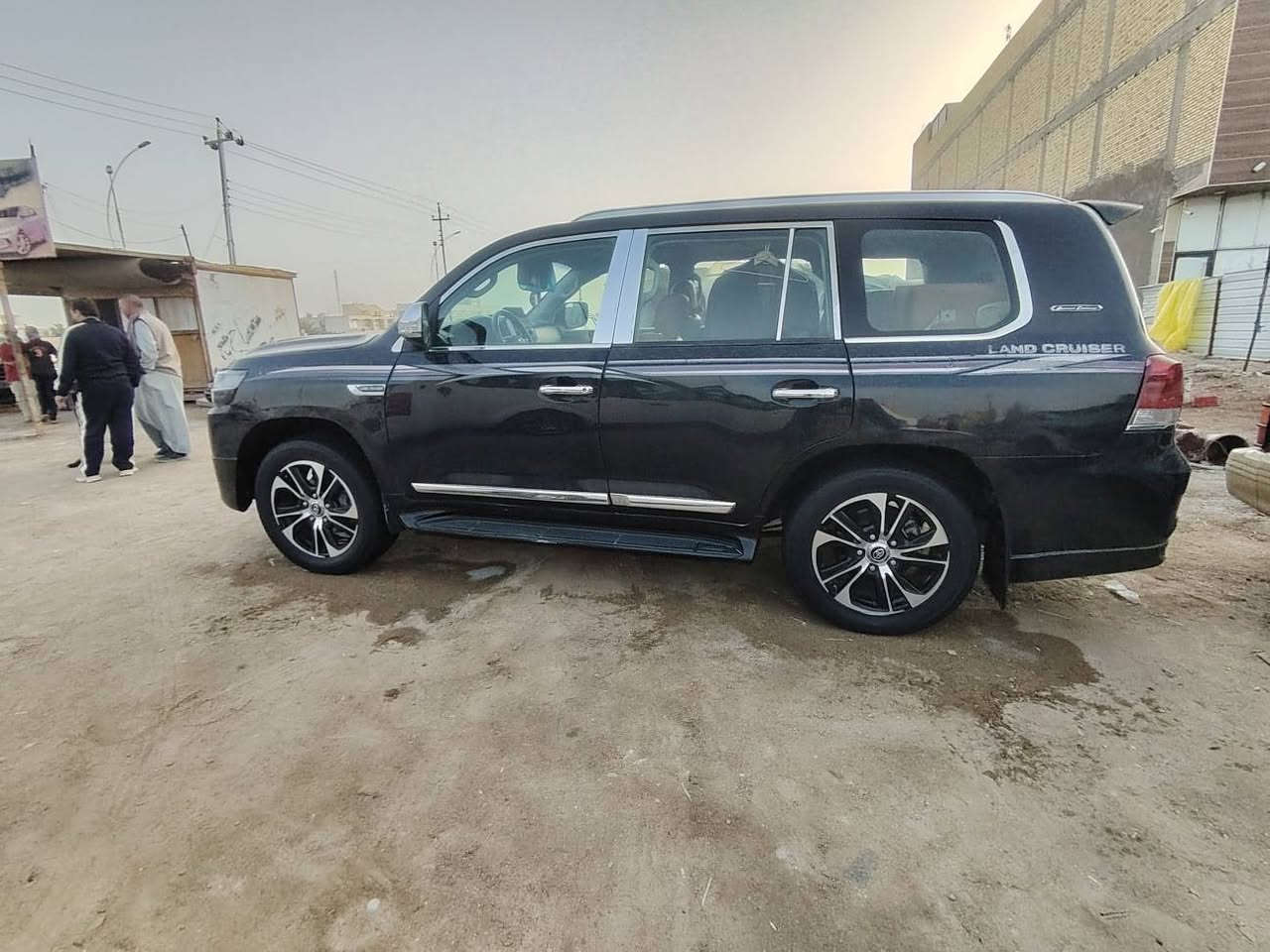 السلام عليكم
لاندكروز جكساره مديل 2008 محدث 2021 داخل وخارج  السياره حيل جديده مكفوله كص وعيب شرعي وتحويل رقمة أربيل دولي هز جديده مالكة الشرعي بالناصريه يمي
مكينه وكير مكفولات
حداديه جديده
تخم تاير
بيه صبغ جاملغات خلفيه مع القماره و بيه معجون بالتكمة جه اليمنه
بيع او مراوس مكانه الناصريه مركز للاستفسار الاتصال على الرقم التالي *********** ناصرية, ذي قار
