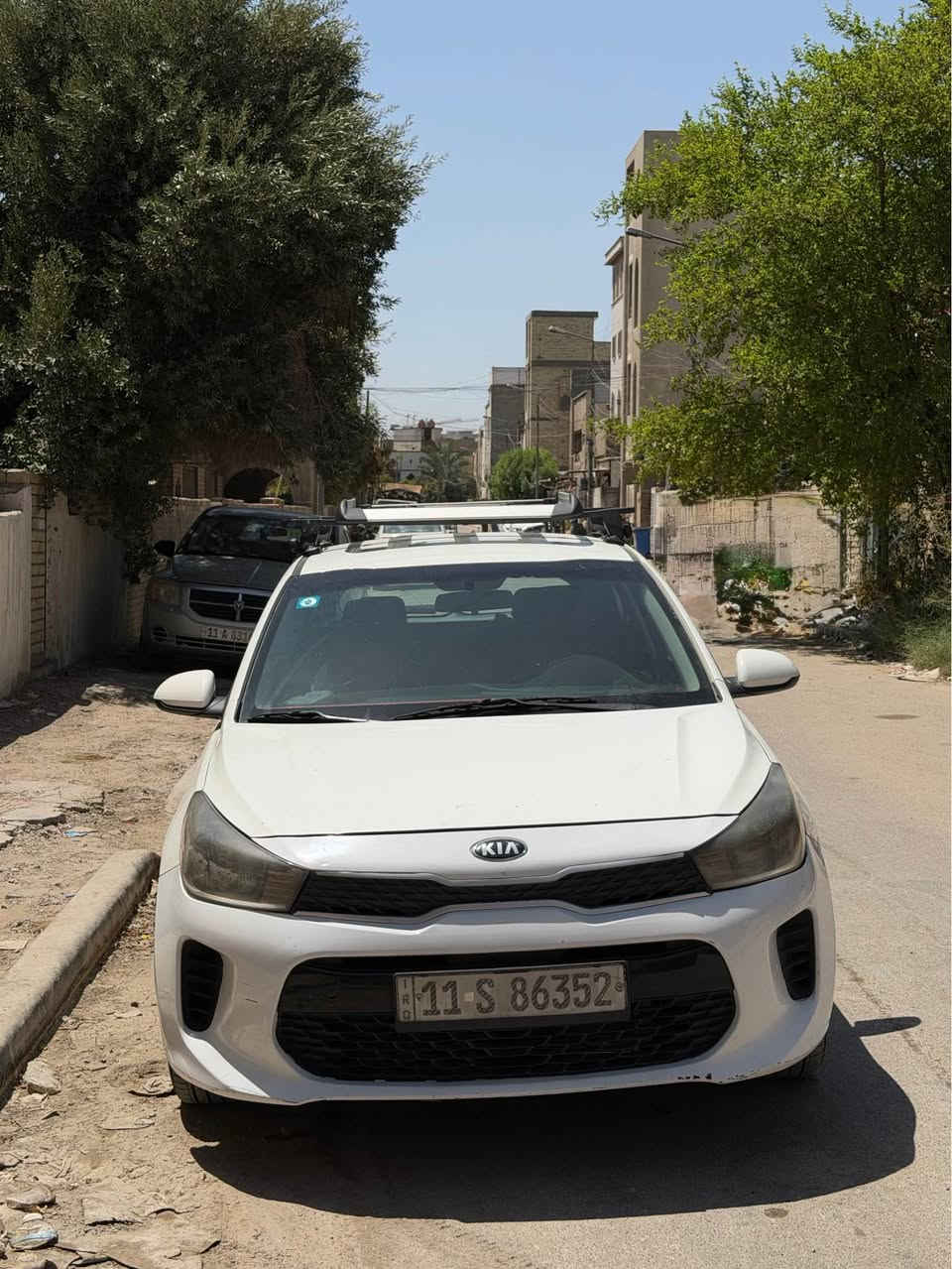 كيا ريو 2020 محرك 1600 المرغوب 
السعر ٨٨ ورقه وبيها مجال 
محرك وكير مكفولات نضيفات جدا محرك 1600 
الحادث من امريكا ( جاملغ وبنيد وباب ) فقط هذني الثلاث قطع صبغ فقط 
وبالعراق بيها بارد بصفحه عكس السايق 
واكوا تصليح بحافه اللغد 
تخم تايرات بالجيس قبل أسبوع شديتهم 
باتري جديد قبل شهر شاده 
تبريد شغال ثلج بلادي 
وصدرها ممتاز 
ماشية 82 الف حقيقي 
رقم بغداد الدولي وب اسمي 
مكاني بغداد المنصور : 
*********** 
*********** بغداد, العراق
