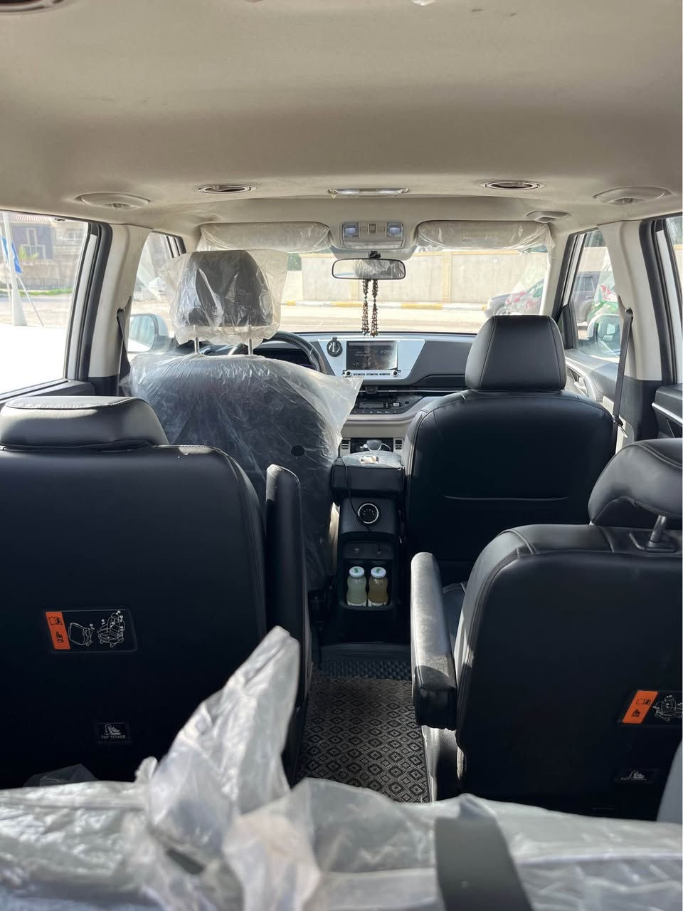 كيا كارينز موديل 2025 وكالة نم رقم بغداد مواصفات Vip كشن منفصل السياره كفاله عامه 
السعر 27 مليون وبيه مجال بسيط الرقم *********** بغداد الكاظمية بغداد, العراق
