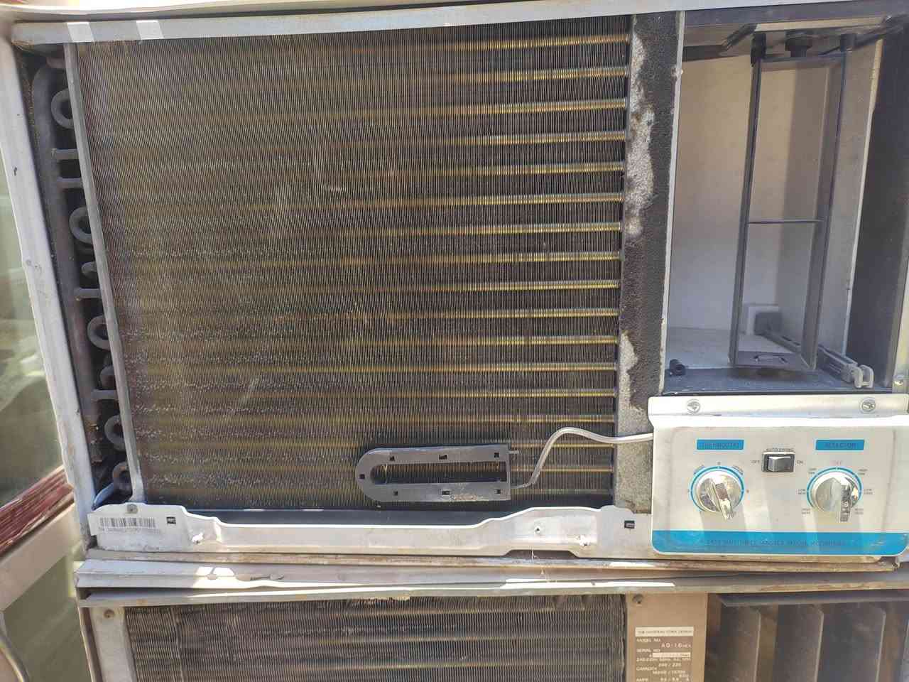 سلام عليكم مكيفات لبيع عل شغل حلوات بس يرادلهن غسل الرقم ***********
