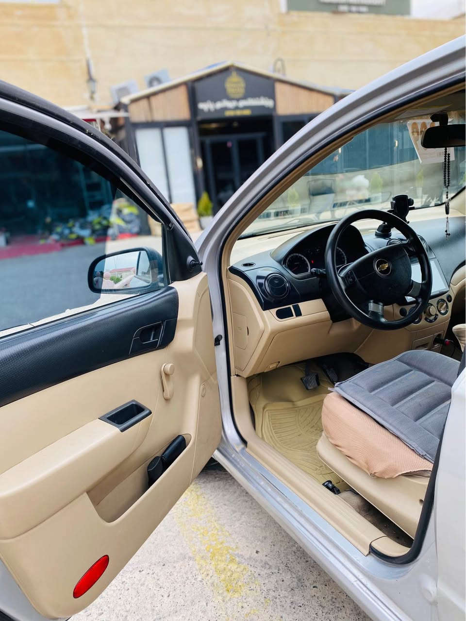 سةرةتاا بةناوي خوايي گةورة …

ئةڤيؤ ٢٠٠٩ مةكينة گةورة ناو زةرد تؤماتيك چوار تاية و ويلي تازةيي لةسةرة سةيارةكة بئ كئشةية مالي دؤستة يةك پارجةيي هةية چاملخي بشتةوةية بئ ناو گردن تةنهاا بةمب بؤ جواني هيي مةعرةزان نية ئي بن دةستي خؤمة ..

رةقةم مؤبايل : *********** أربيل, العراق
