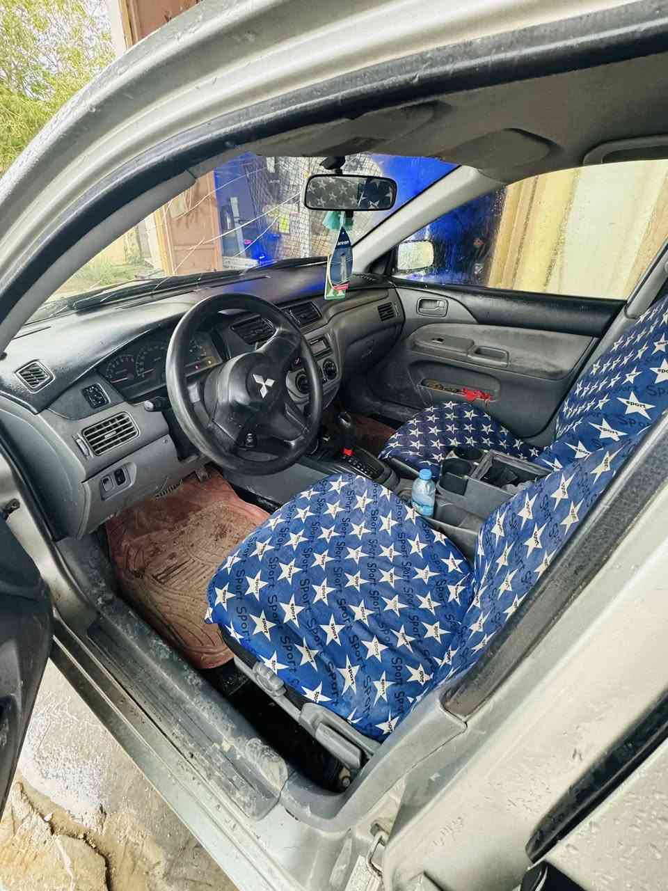 السلام عليكم لانسر ٢٠٠٧ سنوية جديدة صدر جديد كير ومكينة بل نايلون بيهة صبغ احزام وضربتهة جنطة عارضيهة ٧٠ وبيهة مجال للطيبين ***********
