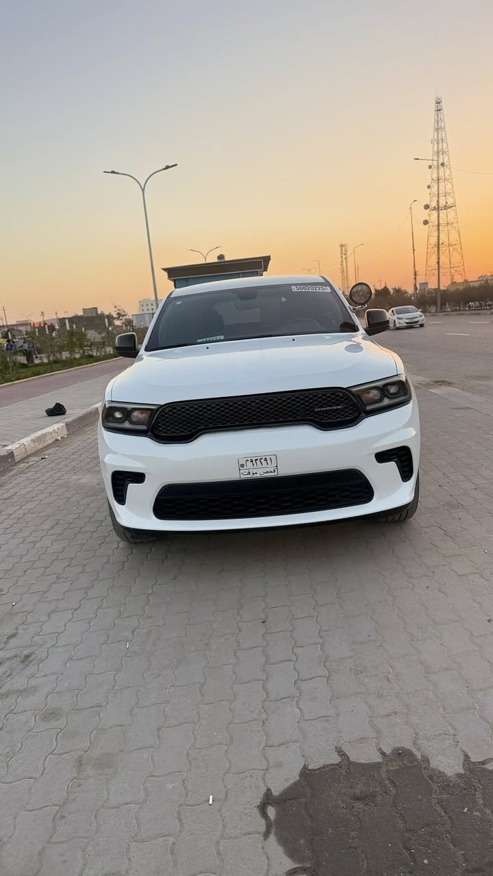 السلام عليكم
دورنكو بوليسي موديل 2023 الشكل الجديد 
سيارة جديدة بدون اي نقص 
محرك  6 سلندر 
3600  
فول موصفات فقط بدون فتحة 

بدون رقم تترقم جميع محافظات 
 حادث فقط دعامية بدون ارباك سيارة كفالة عامة 
   ***********
مكانهه البصره الجنينة شارع جامع  
السعر 265 بيهة مجال لشراي
