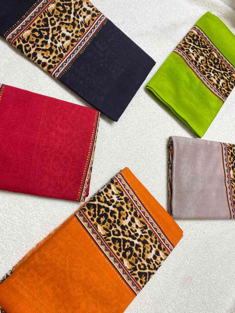 كشمير ايطالي قطني بطرحات جديده🔥🔥القطعه مترين ونص 
للحجز ***********او مراسلة البيج وسيتم الرد 
تتوفر خدمه توصيل بغداد وكل مناطق العراق ((5))
افحص طلبك بوجود المندوب واي اختلاف الك حق الرفض 🤝🤝🤝🤝🤝
