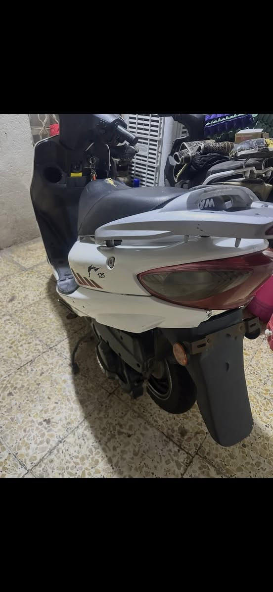 دراجه سيام نضيفه نكره سلف كهربائيات كلها شغاله عنوان كربلاء حي الحر السعر 250 وبيها مجال حك جيتك بس للشراي رقم المبايل ***********
