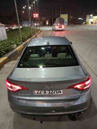 سوناته موديل ١٦ كولش حلوه وكاعده السياره  سياره حلوه وجديده بيه قطعتين...