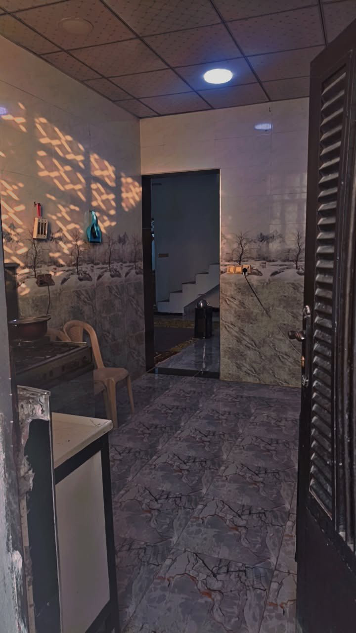 ✅بسم الله الرحمن الرحيم✅

🏪يعلن مكتب انمار للعقار🏪

🏠بيت في حي جبيل 🏠

ا🗺️لمساحه 135 متر 

شارعة 20 
بناء 🚧 2022

🔴الموقع 🌐 حي جبيل مجاور مجمع الرحاب 

يحتوي الدار على 
🔘الطابق الاول

🔴مطبخ
🔴استقبال
🔴صاله
🔴غرف عدد 1
🔴صحيات
🔴مناور 
🔴كراج سياره 

🔘الطابق الثاني
🔴غرف عدد 1
🔴صاله  
🔴صحيات 

💰السعر 90 قابل للتفاوض مع صاحب الدار 

🔴ملاحظه يرهم مراوس مع بيت على محيط العسكري او اي مكان اخر مع مراعات الاسعار 🔴 

✅للاستفسار اكثر مراسله صفحتنا او زياره المكتب انمار للعقار الواقع على شارع 60 شارع السكلات مجاور اسواق الرحمه متوسط مابين تقاطع جامع التقوى وتقاطع العداله او الاتصال على الارقام التاليه

📱***********📱واتساب 
📱***********📱كورك

✅اذا كنت تملك عقار وترغب في نشره مراسله صفحتنا او الاتصال على الارقام 👆

⚫ملاحظه الاسعار المعلنه في مكتبنا تحدد من قبل البائع وليس المكتب ونجمع البائع والمشتري وجها لوجه لاتمام عمليه البيع 🤝
