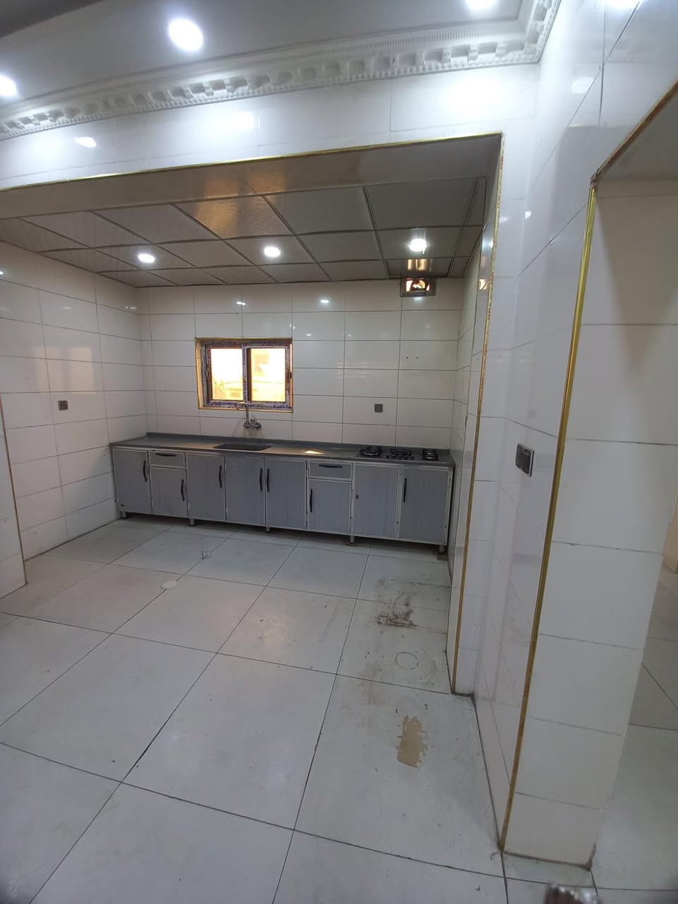 ‏بيت للإيجار في مجمع ‏الفلوجة ستي قرب جامعة ‏السراج طابقين يحتوي على  6غرف نوم ‏‏وصالتين ‏واستقبال وحديقة وكراج اجاره 600وبي مجال 
 *********** واتساب 
 *********** كورك@إشارة
