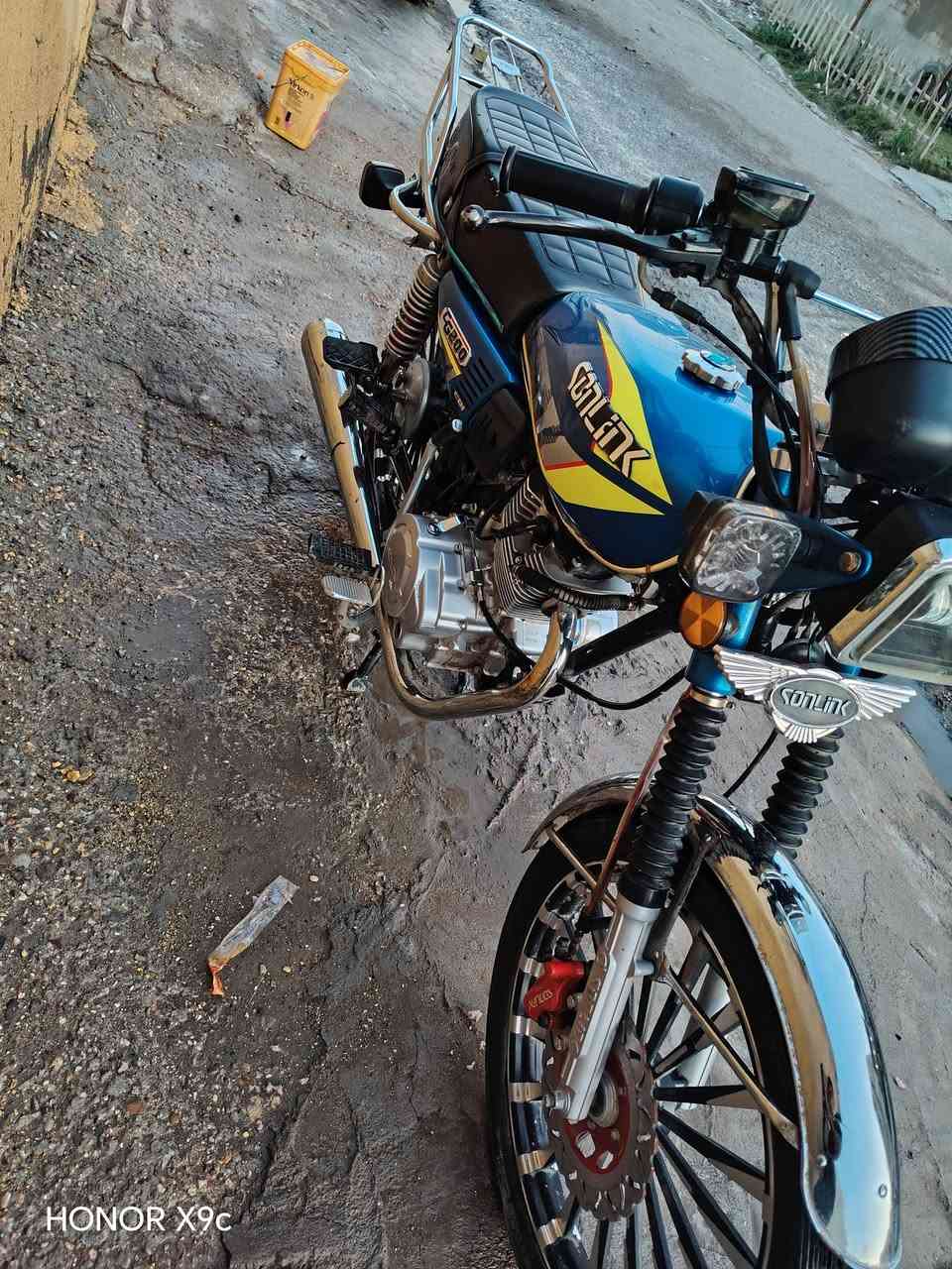 السلام عليكم دراجة إيرانية  للبيع فقط موديل ٢٠٢٥ شهر ٩ ماشية ٩٠٠٠ دراجة نضيفة مكينة ما مفتوحة نكرة سلف 
سعره ٧٥٠ بيهة مجال 
مكان بغداد البلديات 
***********
