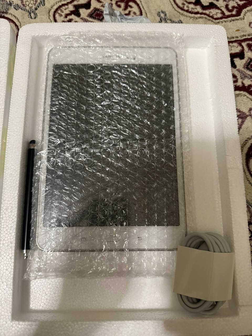 ٣ قطع. تاب اي سامسونغ 
نضافه مصورها ثنين شوي مو حيل قويات وواحد نضيف 
٨٠ الف لل٣ قطع 
اعتماد رصيد


**إذا كنت صاحب هذا الإعلان وتريد حذفه لأي سبب، رجاءا أرسل رسالة إلى الدعم الفني**