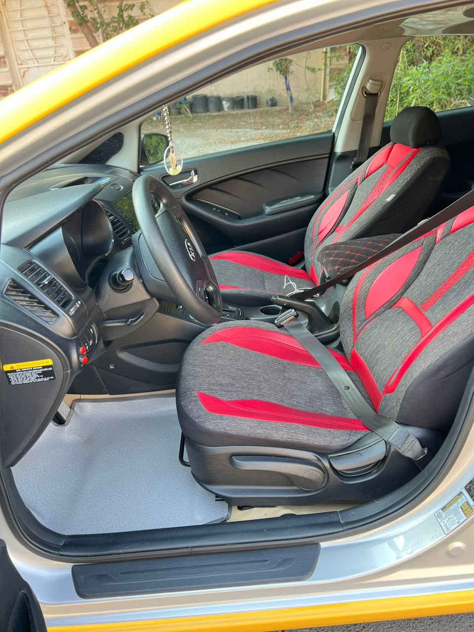 يالله سلام عليكم فورتي 16 كير مكينه خير من الله  رقم بغداد نكليزي تخم تاير تبريد حداديه اماني خلفي جديد  سياره جديده مامتعوبه كامله جاهزه ع اخير مكان سياره بابل سعر 115 او بيه مجال تصال ***********
