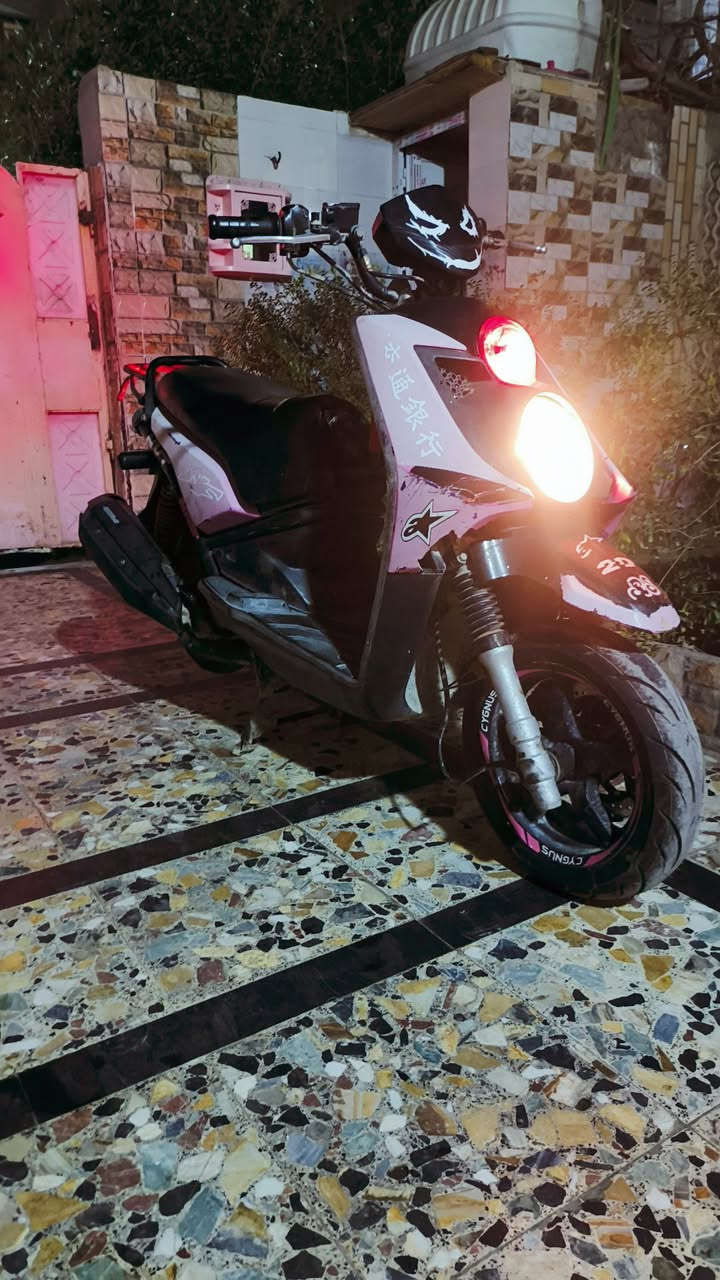 السلام وعليكم سكنس جبلي اخت الرمبه كهربائيات كامله مابيه كل نقص ربع ما ذب عليه مكينه شلعه و معدل شك الكاع تخم تاير جديد اوراق كامله فقط كفرات شوي تعبانه السعر 850 و بيه مجال الاستفسار ع رقم ***********
