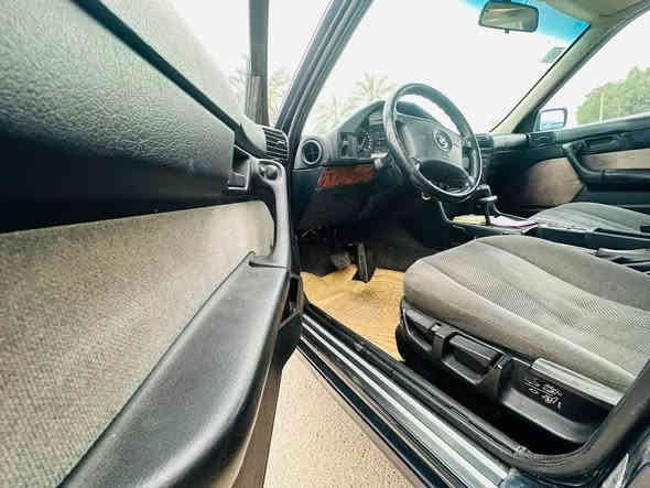 سلام عليكم بي ام دبليو للبيع
محرك مسكر عدل ٥٢٥ تك فانوس مكفول من تبخير وتنقيص محرك أكسل مكفول

صدر جديد تخم تاير جديد سياره بسمي شخصين 

موديل ١٩٩٢ بدون فتحه 

وباقي تفاصيل معروفه بلبي ام رقم انكليزي

رقم هاتف ***********

*********** 

عنوان  بغداد  سعر ٥٦  وبيه مجال
