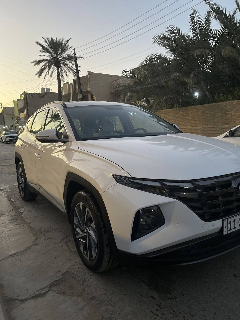 السلام عليكم 
توسان 2023 خليجي سياره جديده جداً ماشيه17الف حقيقي بعده بلايلون الشركه وتايرات الشركه استخدام جداً بسيط مكفوله من الصبغ والضربه والتبديل عده طخه بسيطه بقبق الجنطه ع وضعه ما ملعوب بيها واضحه بالصور 
سياره نص فول بصمه تشغيل ترحيب عند الاقتراب انضمه قياده سايد بريك دكمه حساسات امامي خلفي دشبول ايباد شاشه عطلات كشنات كهرباء كشافات متحركه 
 داخل اسود واوف وايت وبعد بيها مواصفات رقم بغداد دولي بسمي السعر205وبيها مجال بسيط 
مكاني البلديات ***********
