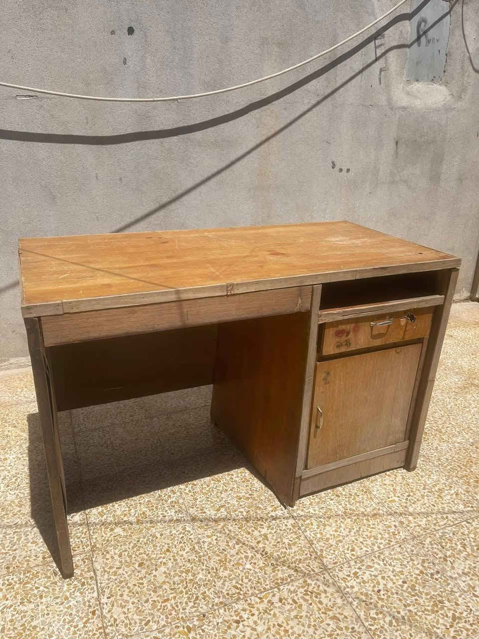 ميز جام للبيع الجوم الفوك مكسورات الميز نضيف سعر 60وبي مجال 
ميز مكتبي خشب سعر 30وبي مجال 
العنوان يارمجه الشرقيه الاولى


**إذا كنت صاحب هذا الإعلان وتريد حذفه لأي سبب، رجاءا أرسل رسالة إلى الدعم الفني**
