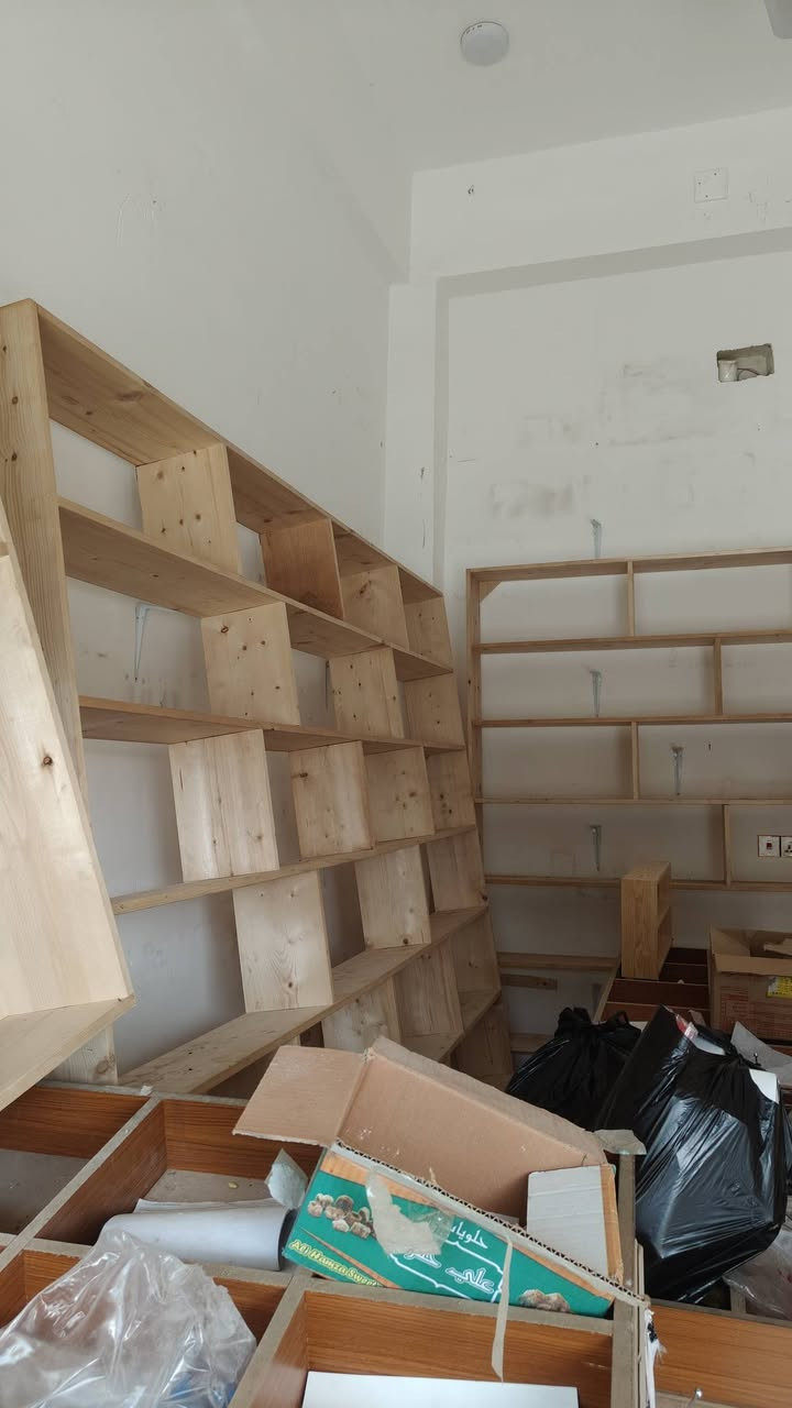 رفوف للبيع خشب روسي اصلي عدد الرفوف تلاثة مع ميز عدد ثنين الطول 3 متر والارتفاع مترين ونصص
للأستفسار اكثر اتصل 0782606336


**إذا كنت صاحب هذا الإعلان وتريد حذفه لأي سبب، رجاءا أرسل رسالة إلى الدعم الفني**