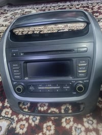 شاشة سورنتو14بلادي وراديو وقرص كورلا وشاشة توكسان 20للبيع 300دولار للك...