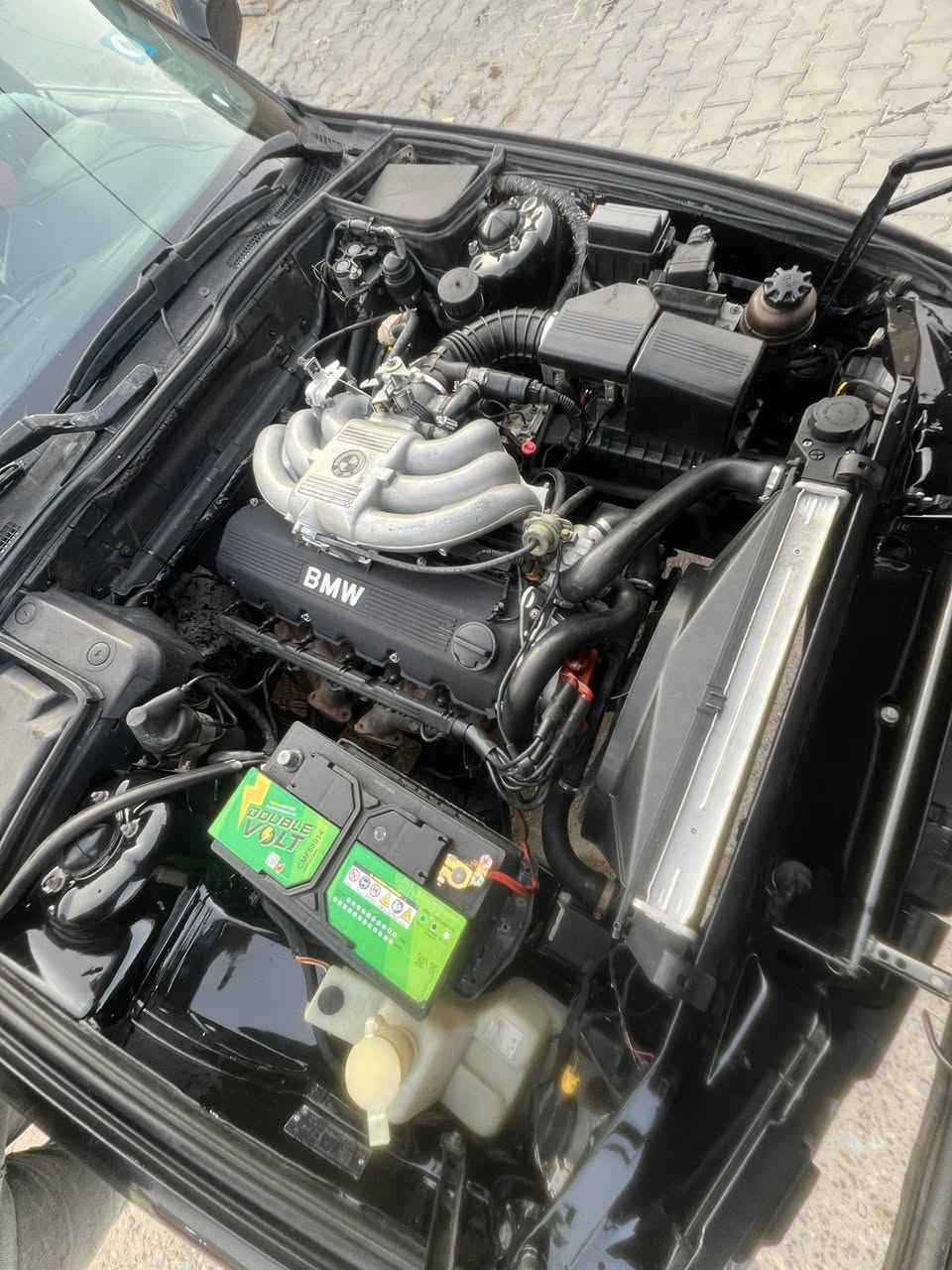سلام عليكم BMW525iمحرك فل السياره اصل وفصل سياره جاهزه من كلشي نضافه فول سنويه بسمي انه راعيه السياره جواه تخم صدر تاير جديد جواه تخم انجكترات بي ام مالكصه جواه تخم بلكات بوش جدد جواه وايرات كويل وكويل جديد بلادي جواه راديتر جديد منضومه ماء راديتر جديده جوينات كله جدد اسم الحماوه ماكو السياره مابيه نقص الحمدلله النضافه شوفت عينك بيع بسبب ضروف مريض سعر55 وبيه مجال ***********

