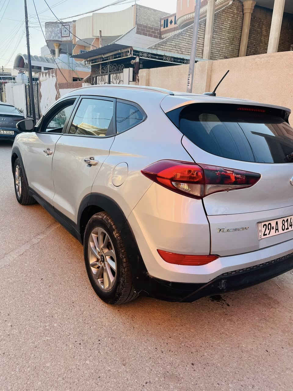 السلام عليكم توسان وارد امريكي 2016 محرك 2400جي داي محرك وكير مكفولات تخم تاير صدر كله جديد رقم واسط سنويه ال 29 السونار مرفق بلمنشور المكان واسط الصويره السعر 132$ لاستفسار ***********
