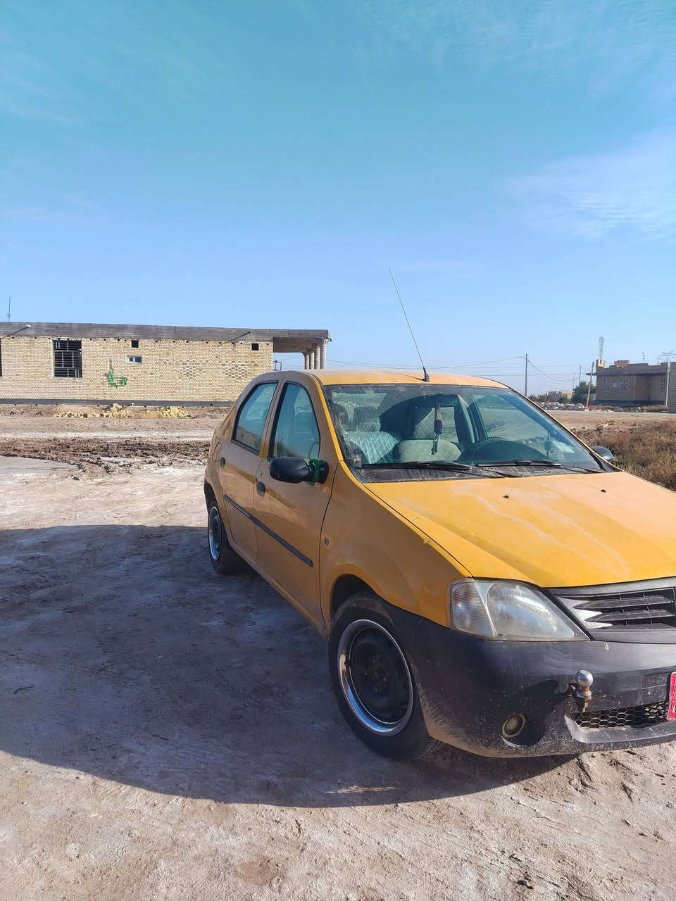 سلام عليكم رينو لوكان للبيع مديل 2009 السياره مكفوله كفاله عامه مصفر هيه وغرامات سنويه لل 26 السعر 45 وبيه مجال لموشراي لا يتصل اتصال على هذه رقم ***********
