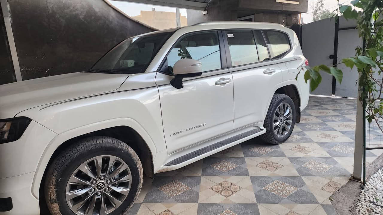 السلام عليكم لاندكروز فول مواصفات موديل2024ساز ام الضمان جديده بمعنى الكلمه ماشيه 14الف ضمان 3سنوات رقم بغداد بسمي *********** مكاني بابل
