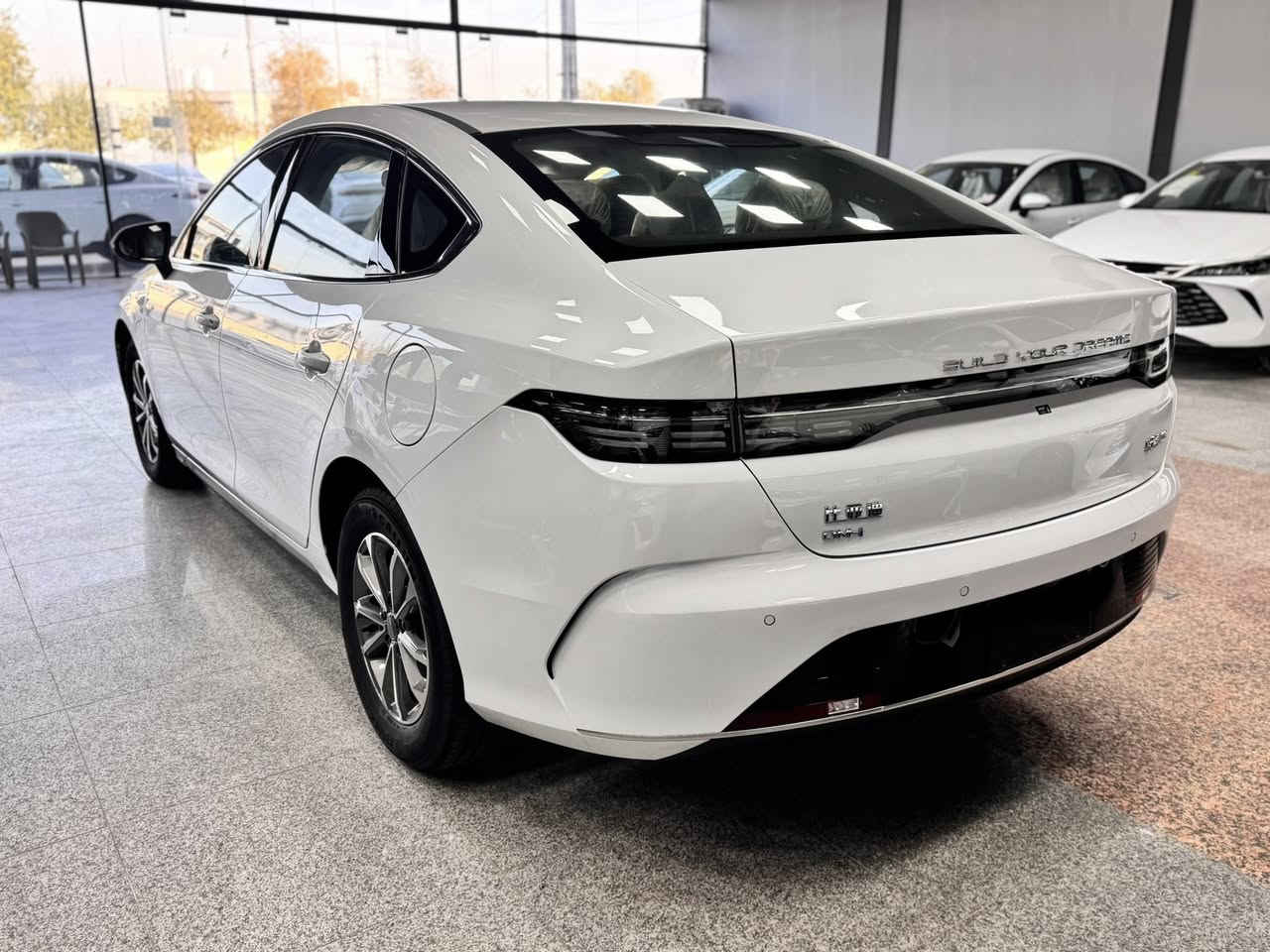 بي واي دي  BYD DESTROYER 05 2025.
رەنگی.سپی. ..بەردەستە 
مواصفات.کارەبایی و بەنزین و هایبريد.
شاشە تێسلا.بصمة شاشةوكاميرا ویل کەپ.
تحديد سورعه.پشت و پێش لید ڤۆلیۆم
 کارت و وایەر شحنی لەگەڵە.
كەمترین .سعر.125$🔥🔥
   مۆبایل  ***********
  مکان.اربیل . 100م .معرض تۆپ کارس
