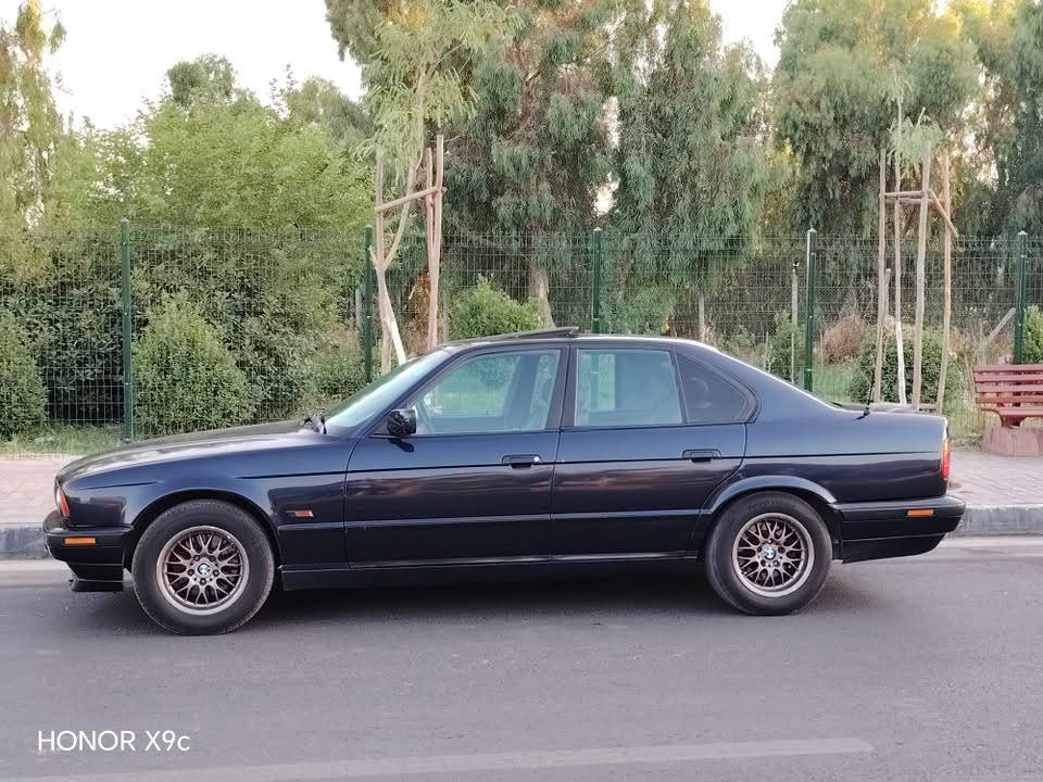 السلام عليكم
للبيع BMW -مديل 1994 -حجم 525i دجتل- گير اوتوماتيك سبورت وايكو -تبريد ممتاز + تدفئة -سلايت -جامات كهرب امامي- داخل صاج- كشنات جلد اسود- قفل مركزي -شاشة +كاميرة -رقم نينوى حديث بأسمي -صبغ عام بدون اي ضرر -السعر 68$ رقم الهاتف ***********
