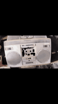 للبيع فحم يشتغل فقط راديو (07837020361)