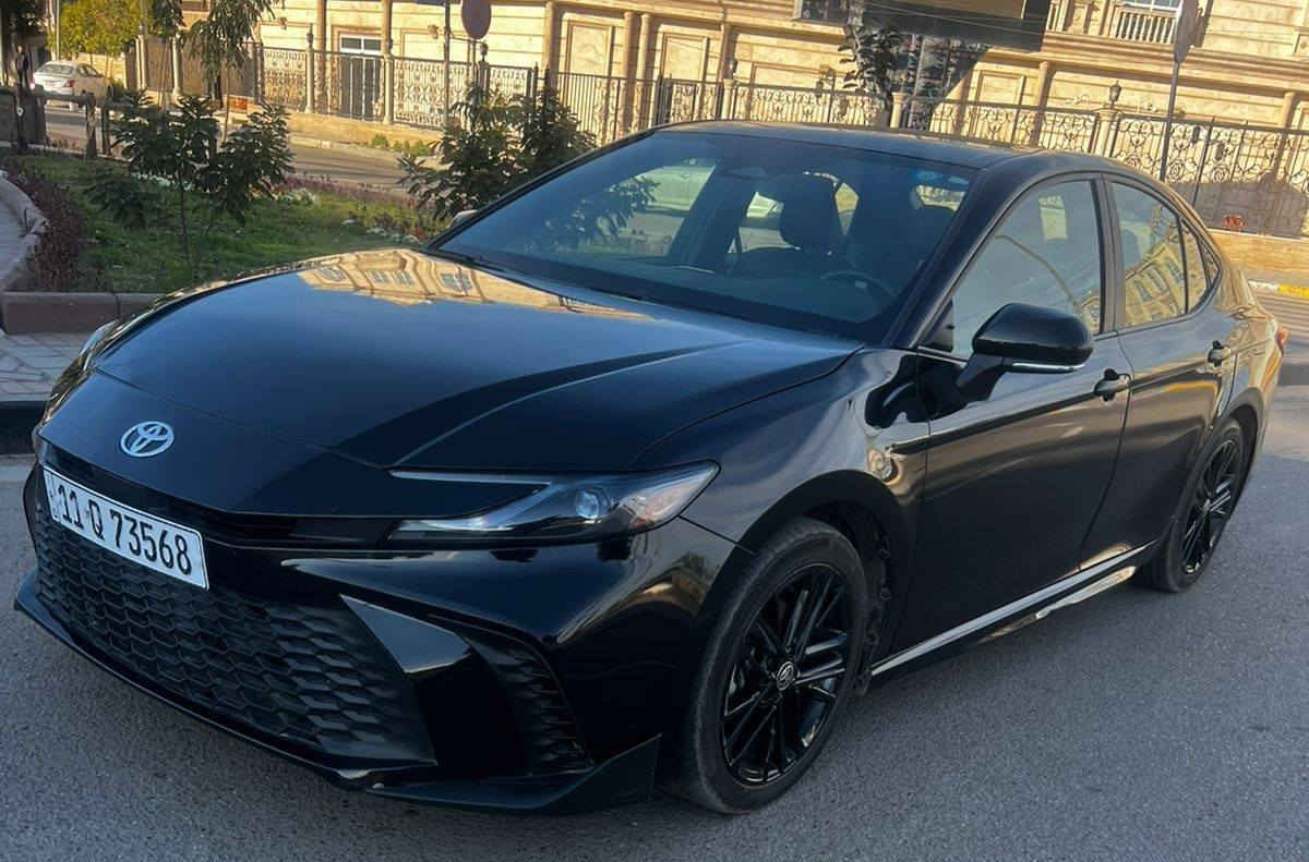 تويوتا كامري SE – موديل 2025
اللون: أسود (Black Edition)
عداد المسافة: 39 ميل
المحرك: 2.5 لتر – 4 سلندر هايبرد
المواصفات:
فول مواصفات عدا الفتحة
• نظام مراقبة انتباه السائق DMS
• داخل ليد بلادي
• كير إلكتروني
• شاشة كبيرة لمس
• شحن وايرلس
• أبواب بصمة
• بصمة تشغيل
• تشغيل عن بعد Remote Start
• هاند بريك بصمة
• Auto Hold
• Auto Start
• Auto Stop
• رادار أمامي (تحديد مسار)
• رادار جانبي (نقاط عمياء)
• رادار خلفي (تحذير اصطدام)
• حساسات جانبية
• أنظمة القيادة: ECO – NORMAL – SPORT
• مانع انزلاق + ABS
• فول تحكم ستيرن
• تبريد لمس
• تبريد مركزي
• لايتات أمامية LED عدسة زينون
• بك لايتات LED
• ويل كروم قياس 19 أسود رياضي
الحادث:
ناشر صور الحادث والتعمير
السيارة صار بيها فقط:
– صبغ ربع البنيد
– الجاملغ الأمامي (السكن)
المكان: بغداد – شارع فلسطين قرب الجامعة المستنصرية

أرقام الاتصال في نهاية الإعلان كما طلبت:
***********
***********
