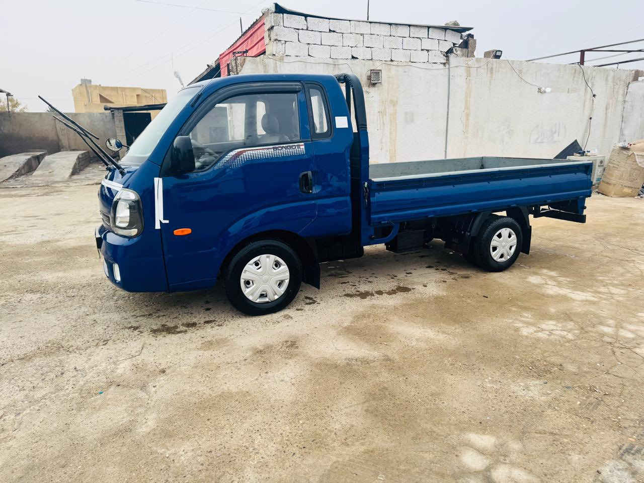 السلام عليكم سيارة كيا بنكو حمل((( #ادوات شغل بغداد )))للبيع الموديل 2007  محدث 2018سيارة كاملة مكينة كرنفال كيراوتماتيك  مري شفط تدفئة بل كشنات   السياره مفوله محرك 3000 قبق اسود وتخم تاير مكان السيارة  العلم سعر  55 وبيه مجال قليل للشراي 
ملاحظه بيها رقم وسنويه وحصة كاز 
للاستفسار ***********
