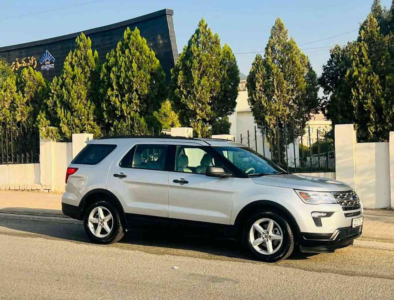 فۆرد ئیکسپلۆرەی 2019
رەنگی سلڤەر 
تەبرید مەرکەزی 
٦بستن 
کامێرا 
حەساس 
نیزامی غازی ئیتاڵی بۆ بەستراوە 
١١٠هەزار کیلۆمەتر ڕۆشتوە 

سعر لە کۆمێنت داوابکە ڕاستەخۆ بۆت دیت 📩 

سەنەوی تازەیە تا ٢٠٢٨
بۆیاخ تەنها یەک پارچەو دەرگای سەکن گۆڕاوە بە بیلاد 
سەیارەیەکی زۆۆر پاک ماوەتەوە وێنەی حادیسەکەم داناوە دەعمێکی زۆر سوکی کردوە پێشو پشتی کەپسە 

ژمارەی خاوەنی 
***********
