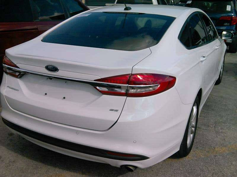 فورد فيوجن 2018 se فووول عدا الفتحه 
سليمه ولا ايرباك طاك بيهه
محرك 2500 تنفس طبيعي مكفول 
مري كهرباء واشاير بالمري
موصفاتها تدفئه كشنات كشنات كهرباء السايق والصدر🌋
  رادار خط مسار  نقاط عمياء 🌏
رادار جانبي 
دشبول شاشتين 🌃

تشغيل عن بعد 🚥

 كير ماوس ومبدل الزيت مالته والفلتر بالشركة كامل🛢

 منضومة لايت عالي ناصي زنون درجه اولى🔦🔦

صدر امامي خلفي جديد 

بلاد حساسات اطارات + تخم تاير جديد ☸️

 كاميرا خلفية 
رقم شمالي يعني تخلص من الغرامات 
رقم الجديد وسنويه جديده 
السعر 135 وبيها مجال وتدللون

 السيارة كليين تايتل 
بالعراق بس انصبغ جالملغ الصدر اثر شخط دراجه صبغ درجه اولى 
للأتصال *********** بغداد, العراق
