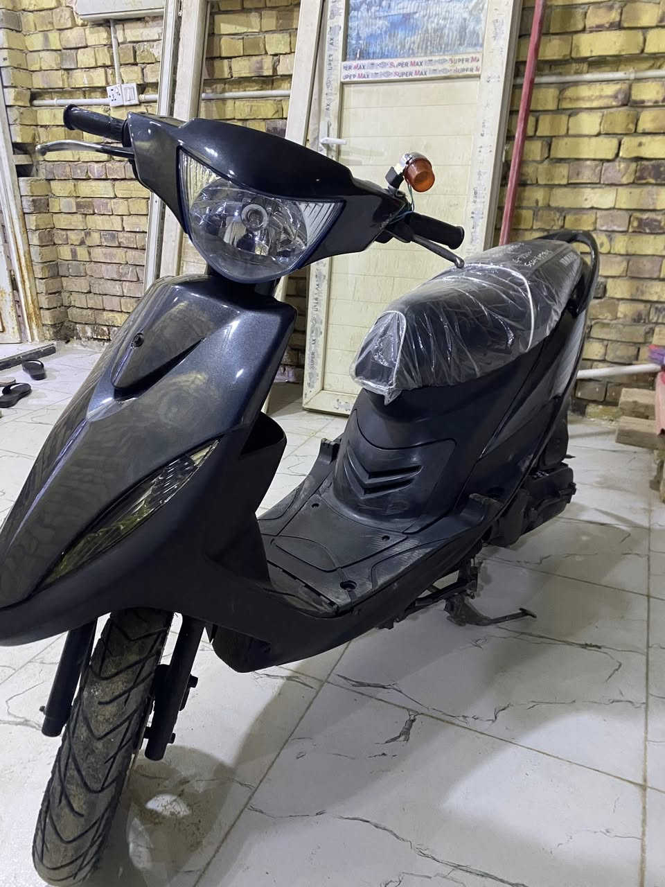 السلام عليكم دراجه ماكس عدله للبيع صارله تقريبن شهر من طالع من الوكيل وكيله المصطفى دراجه كفاله من كلشي السعر مليون وميه ويه مجال للطيبين لاستفسار ***********
