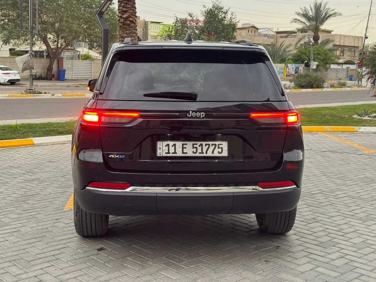 جيب هايبرد 4XE موديل 2024 فول الفول داخله كلين بعد السونار طلع بيها كلير من امريكا بابين و بنيد سعر 280 و بيها مجال مكاني بغداد تواصل ***********
