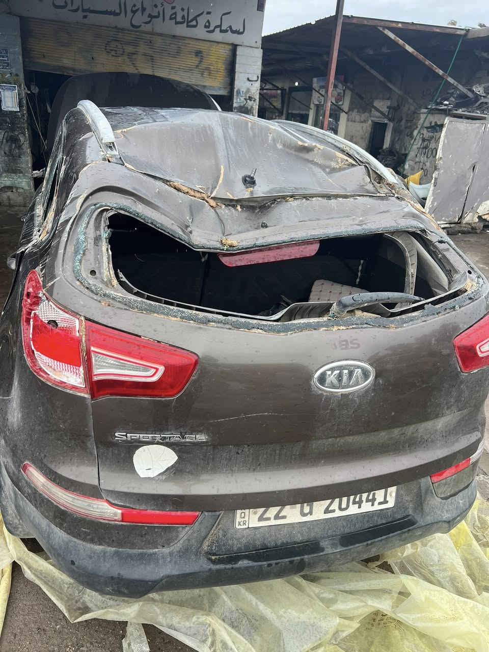 السلام عليكم
كيا سبورتج 
موديل 2012
سيارة ب اسمي 
حادث بسيط بس جاملق وصندوق اشوية من السقفية
السعر 75
***********
