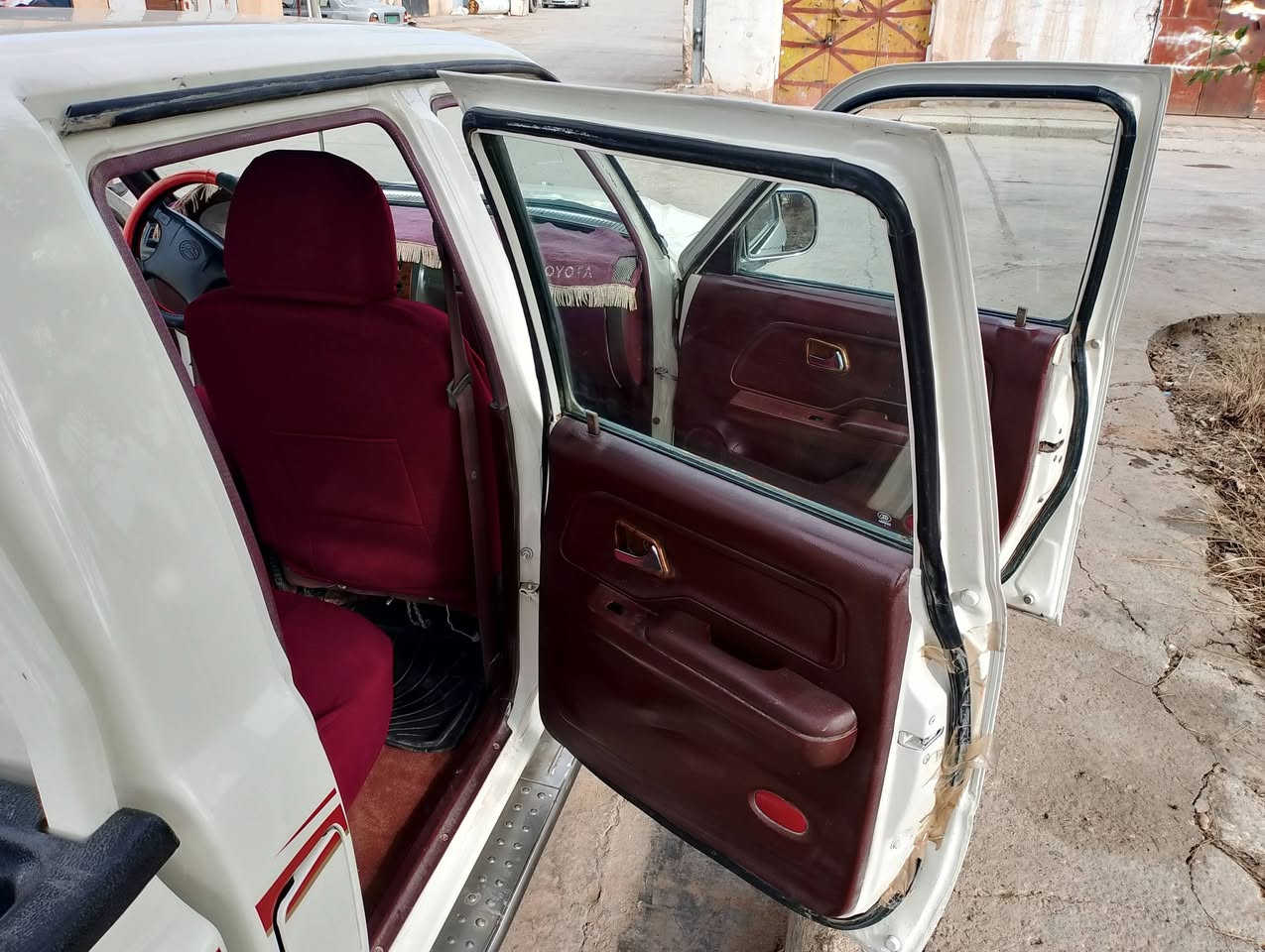 السلام عليكم
بيكم صيني سوبر دير موديل 2010
تبريد شغال محرك كير خير من الله 
سياره مصبوغه حزام تحويل مباشر ارقام انكليزي تسويه لل29 السعر 65وبيها مجال بسيط 
سياره جاهزة منكل نواحي تواصل ***********
