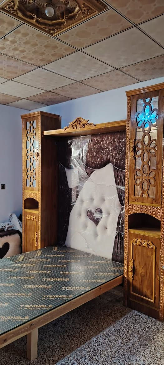 غرفه للبيع جديده ما مستعمله 
***********

