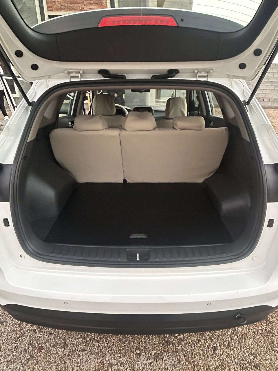 للبيع توسان خليجي 2019
رقم بغداد فول السياره ماشيه 63 الف سنويه جديده صادره تحويل ثاني يوم بيها ملاحظات بسيطه موضحه بلصور فقط لاغير 
ب198$ وبيها مجال
للأستفسار مراسله خاص او اتصل ***********
العنوان  متواجد فلوجه او بغداد
