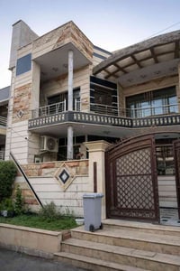 ⸻ 🔹 للبيع بيت مميز في الكرادة خارج 🔹  📍 الموقع: الكرادة خارج 📐 المساحة...