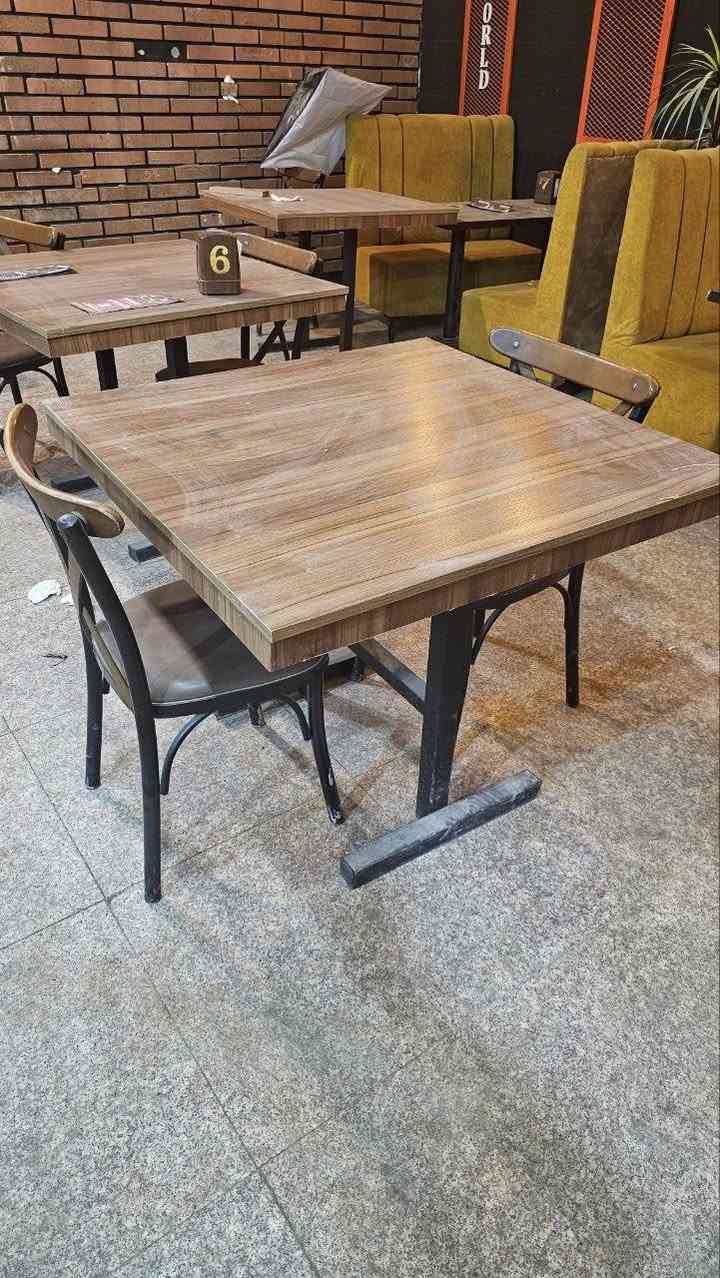 مجموعه من الطاولات والكراسي معروضه للبيع نظيفات كلش 
عنواني ديوانية للاستفسار الاتصال بالرقم 
***********
