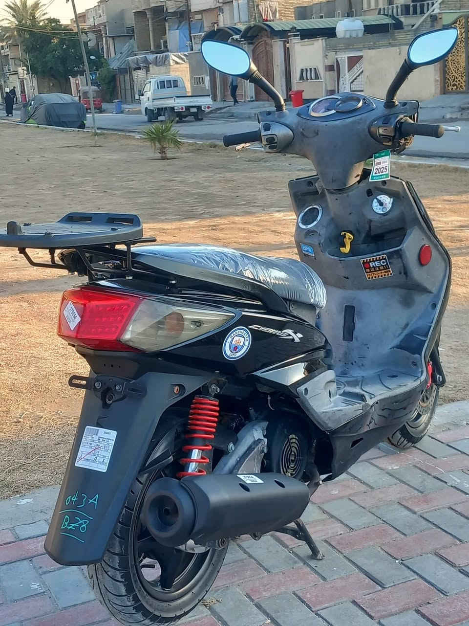 السلام عليكم دراجة للبيع سكنس فحل رمبه بلاديه كلة شغال سلف هندر كهربائيات اشاير لايت كلة شغال تخم تايرات جدد دهن جديد جيب فيتر وفحص عنوان بغداد مدينة الصدر مقابل مطعم ليمونه للإستفار )***********
