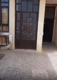 بيت للبيع في منطقه الحسينية  100متر طابو منطقة السكلات 13  شارع عريض 1...