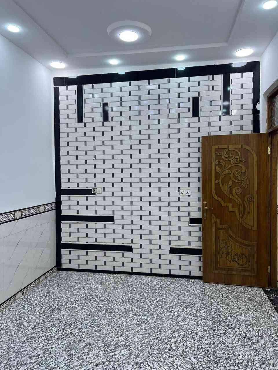 دار للبيع حي الغدير قرب الفلكه مال قاضي المساحة 100متر الإستفسار تصال ***********
@إشارة
