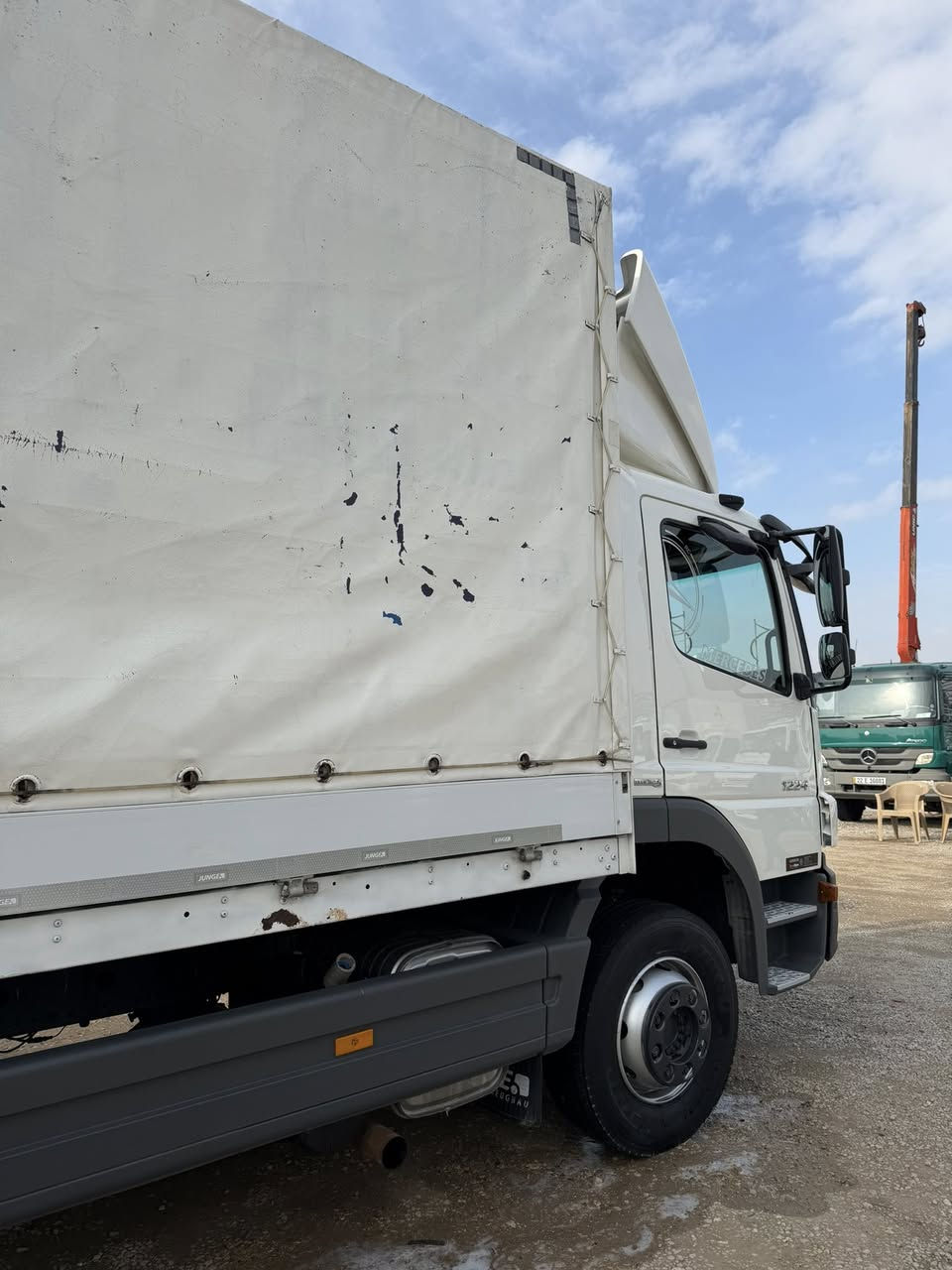 فقط بدي للبيع طول 7 وربع 
صفه وجادر  جديد
سعر 28
عنوان سليمانيه 
***********
