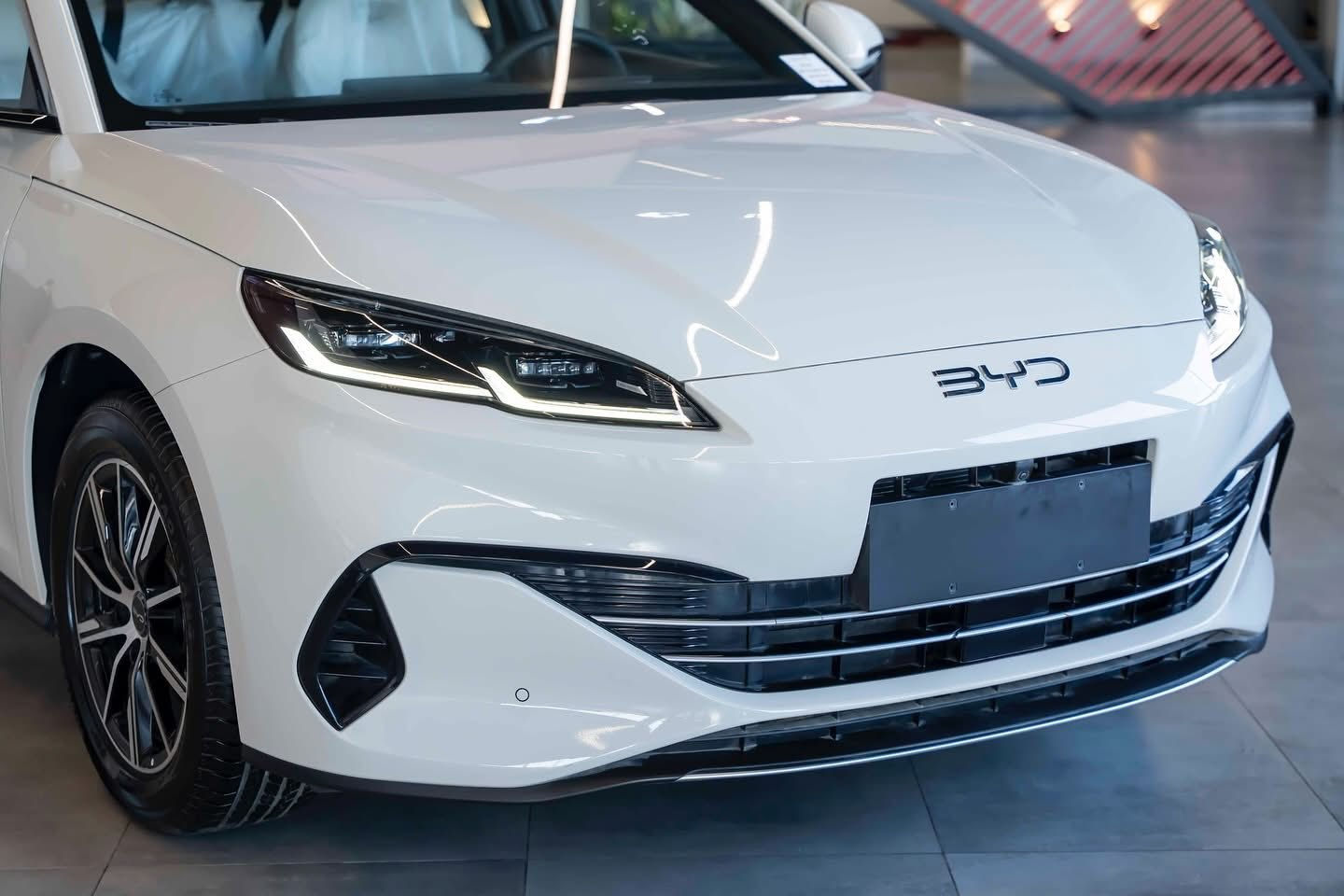 BYD SEL 06
BYD QIN PLUS 2025.    000km
پاتری. 120🔋
سپی ناوزەرد
چارجی شەحن
گاعی بیلدی 
🔴گونجاوترین نرخ 🔴
***********📞
