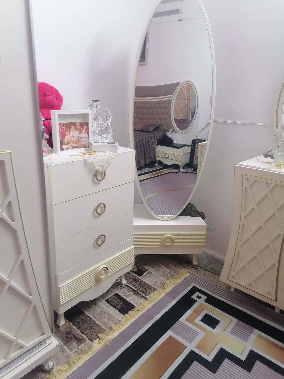 غرفه نوم للبيع شرط النظافه سبع قطع نظافه 90% رقم الهاتف السعر خاص ***********
