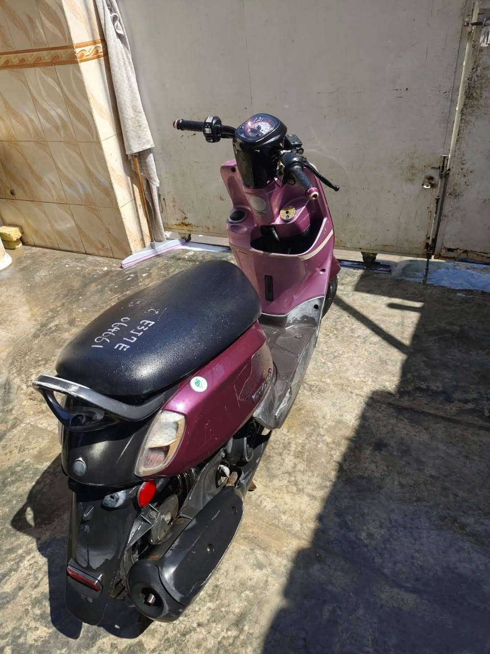 السلام عليكم
ماكس بوليسي حديث (ياباني أصلي مو صيني ) موديل 2015الدراجة مكفولة وجاهزة استخدام جداً قليل 
رايدها ب1250وبيها مجال للشراي 
مكاني بالتاجي الدور حي الحسن العسكري وكيلها حسين تيني بالسدة ووصل المعرض موجود
للاستفسار الاتصال على الرقم ***********
