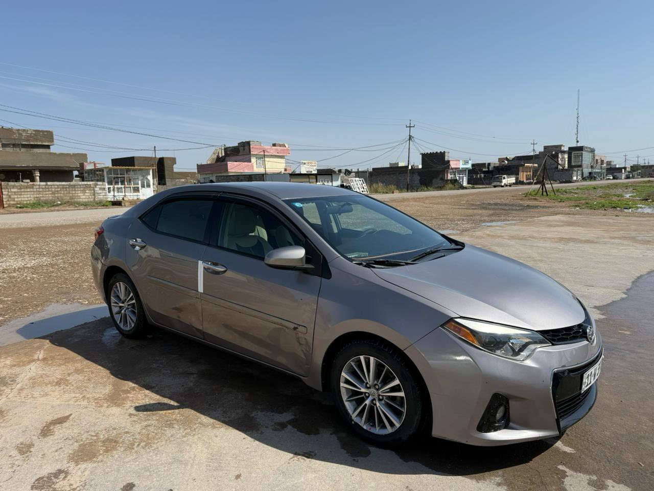 السلام عليكم 
كورلا وارد امريكي 2015 السيارة مواصفات LE رقم بغداد بأسمي صدر جديد بلكات ومجاول ونوزلات جديد كير ومكينه خير من الله حادثها جاملغ خلفي ايمن وصندوق وجاملغ امامي ايمن وصبغ جاملغ خلفي ايسر وبنيد صور الحادث مرفق بلصور السعر 110 وبيها مجال مكاني بغداد بلديات ***********
